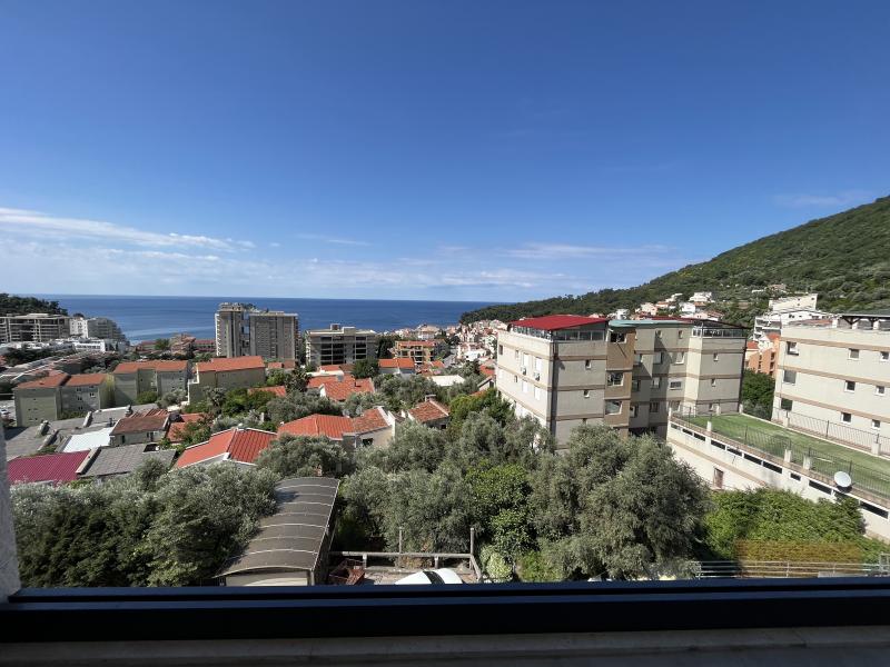 Jednosoban stan 54 m² u novom kompleksu sa bazenom i pogledom na more u Petrovcu